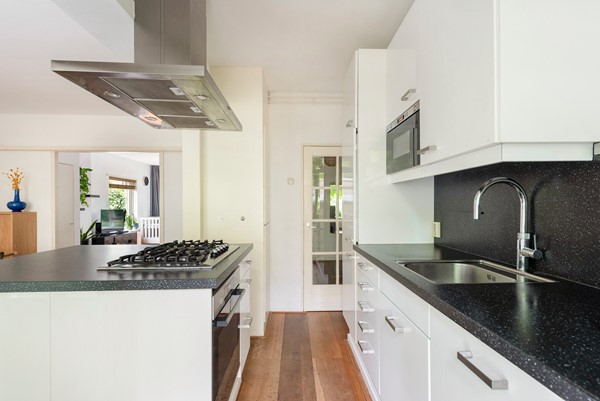Medium property photo - Queridostraat 143, 2274 XE Voorburg